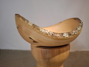 Kaarnareunainen saarnikulho